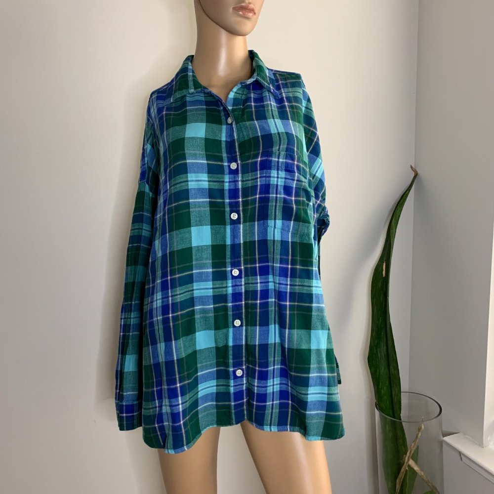 Old Navy Plaid Button Up The Boyfriend Shirt
